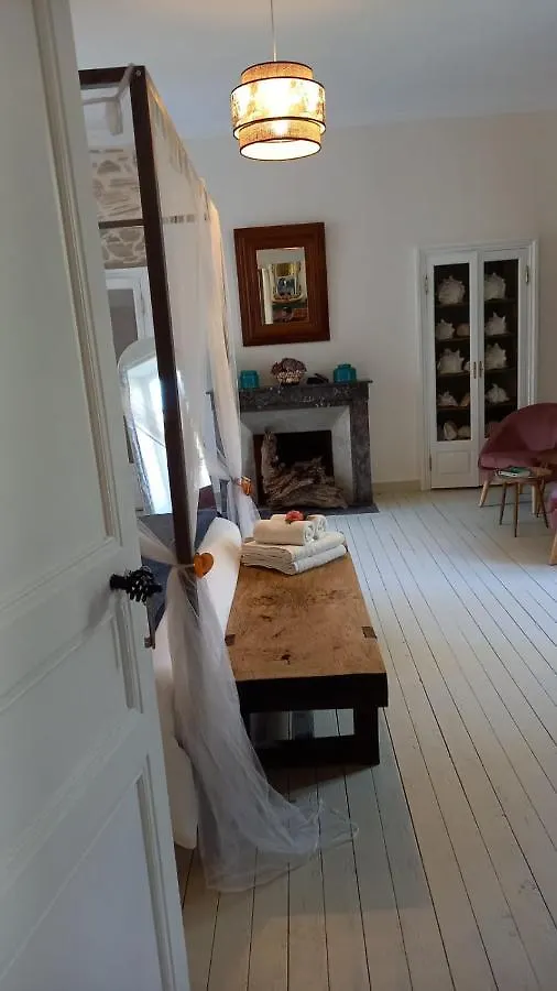 La Lande Hotel Pleyber-Christ Guest house