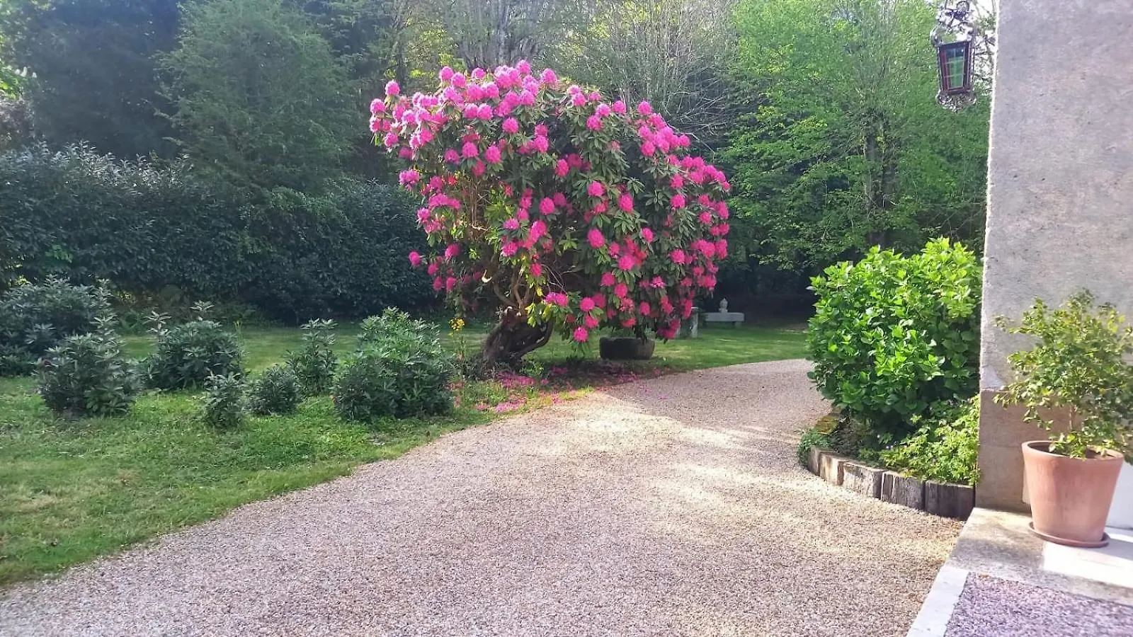 La Lande Hotel Pleyber-Christ Guest house